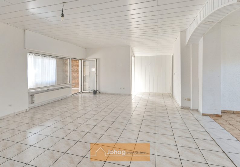 Wohnzimmer DG