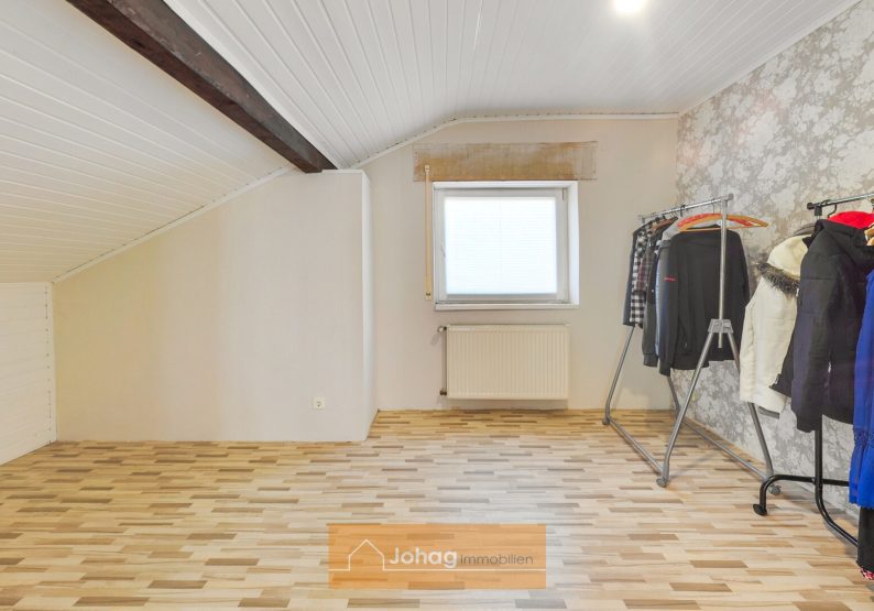 Schlafzimmer DG